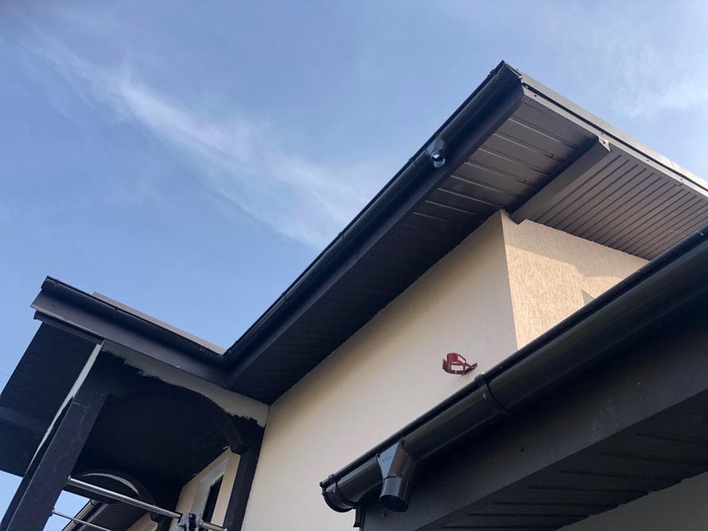 Servicii acoperișuri București